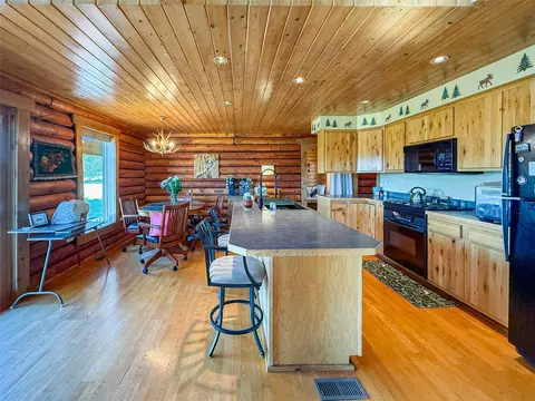 Kitchen - 5833 Us Highway 89, Belt, MT 59412 photo 2 of 6