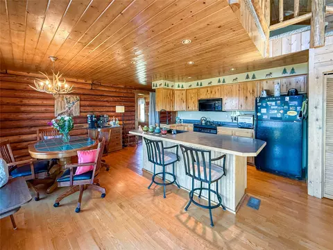 Kitchen - 5833 Us Highway 89, Belt, MT 59412 photo 3 of 6