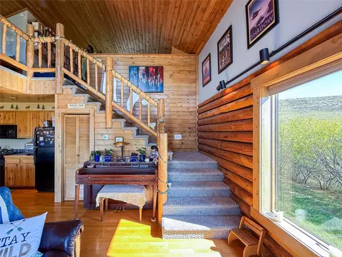 Entry Way - 5833 Us Highway 89, Belt, MT 59412 photo 1 of 2