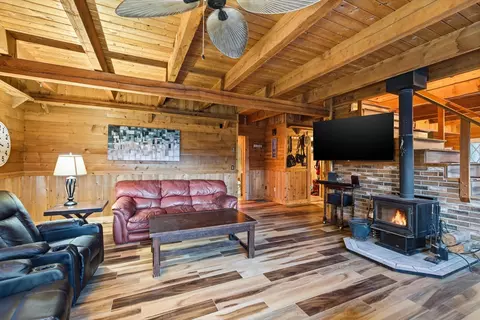 Living - 532 Grayling Rd, Lakeside, MT 59922 photo 2 of 3