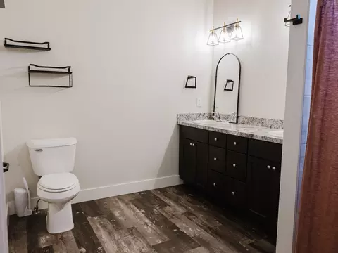 Bath - 13583 Rising Wolf Dr, Bigfork, MT 59911 photo 2 of 3