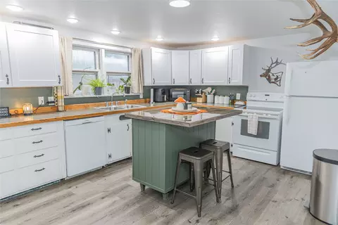 Kitchen - 61 Evergreen St, Libby, MT 59923 photo 1 of 2