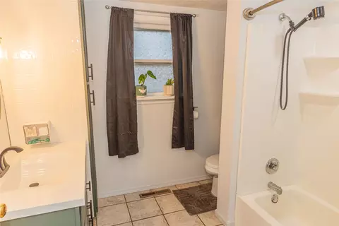 Bath - 61 Evergreen St, Libby, MT 59923 photo 2 of 2