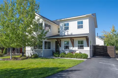 736 Cottonwood Ct, Whitefish, MT 59937