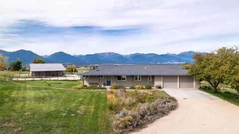 1435 1499 Holloran Ln, Corvallis, MT 59828