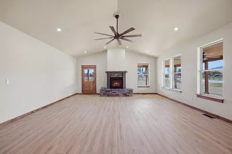 Living - 206 Lore Ln, Hamilton, MT 59840 photo 2 of 10