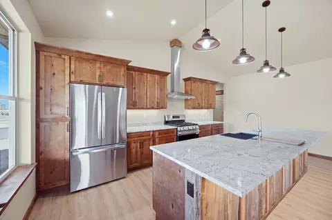 Kitchen - 206 Lore Ln, Hamilton, MT 59840 photo 7 of 8