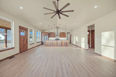 Living - 206 Lore Ln, Hamilton, MT 59840 photo 4 of 10
