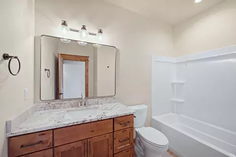 Bath - 206 Lore Ln, Hamilton, MT 59840 photo 5 of 6