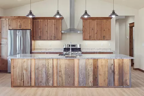 Kitchen - 206 Lore Ln, Hamilton, MT 59840 photo 2 of 8