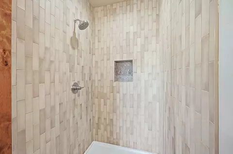 Bath - 206 Lore Ln, Hamilton, MT 59840 photo 4 of 6