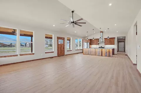 Living - 206 Lore Ln, Hamilton, MT 59840 photo 5 of 10