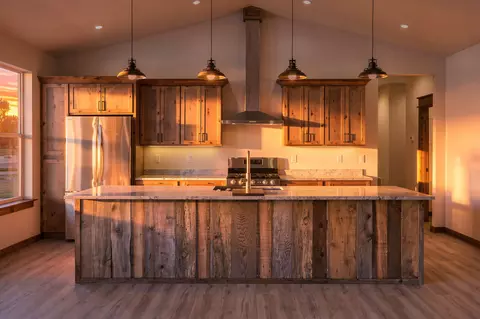 Kitchen - 206 Lore Ln, Hamilton, MT 59840 photo 3 of 8