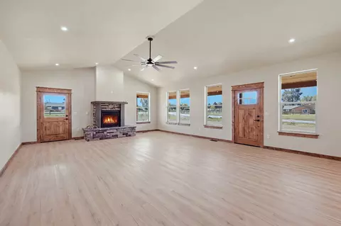 Living - 206 Lore Ln, Hamilton, MT 59840 photo 3 of 10