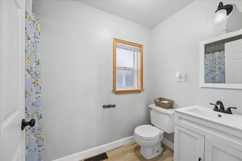 Bath - 119 Central Ave, Eureka, MT 59917 photo 2 of 2