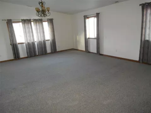Living - 529 W River Rd #E, Hamilton, MT 59840 photo 2 of 3