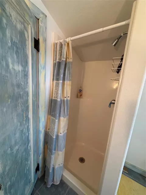 Bath - 105 Broadway St, Augusta, MT 59410 photo 6 of 6
