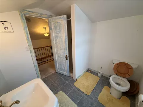 Bath - 105 Broadway St, Augusta, MT 59410 photo 5 of 6