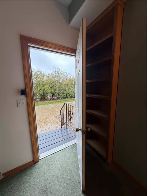 Entry Way - 105 Broadway St, Augusta, MT 59410 photo 5 of 10