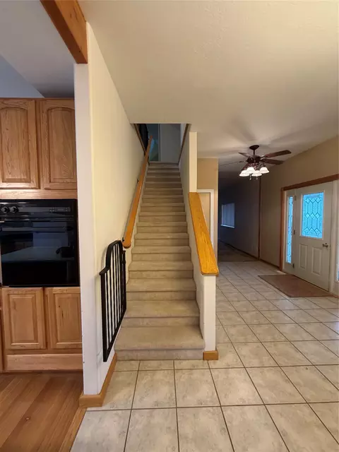 Entry Way - 105 Broadway St, Augusta, MT 59410 photo 6 of 10