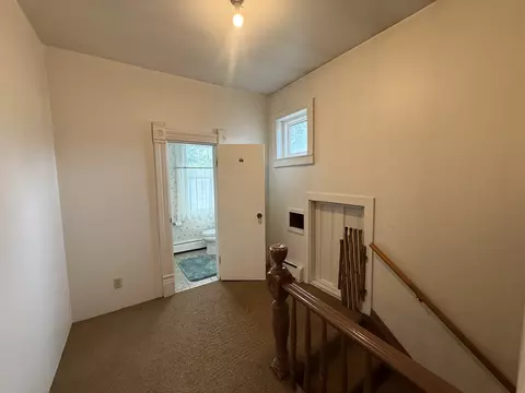 Entry Way - 509 S 3rd St, Hamilton, MT 59840 photo 4 of 5