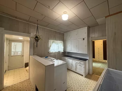 Kitchen - 509 S 3rd St, Hamilton, MT 59840 photo 7 of 7