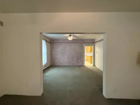 Living - 509 S 3rd St, Hamilton, MT 59840 photo 3 of 9