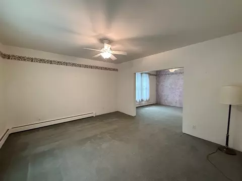 Living - 509 S 3rd St, Hamilton, MT 59840 photo 2 of 9