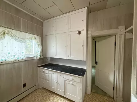 Kitchen - 509 S 3rd St, Hamilton, MT 59840 photo 6 of 7