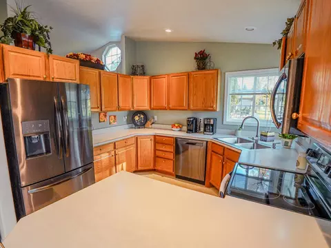 Kitchen - 80 E Nicklaus Ave, Kalispell, MT 59901 photo 1 of 2
