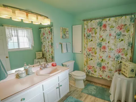 Bath - 80 E Nicklaus Ave, Kalispell, MT 59901 photo 2 of 2