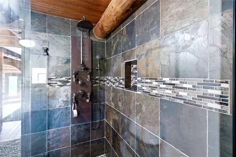 Bath - 62564 Us Hwy 2, Libby, MT 59923 photo 2 of 4