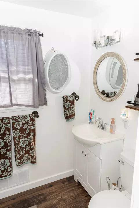 Bath - 507 Nevada Ave, Libby, MT 59923 photo 5 of 5
