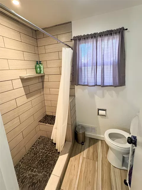Bath - 507 Nevada Ave, Libby, MT 59923 photo 2 of 5