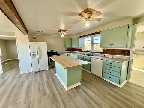 Kitchen - 15 Big Sky Pl, Cascade, MT 59421 photo 3 of 6