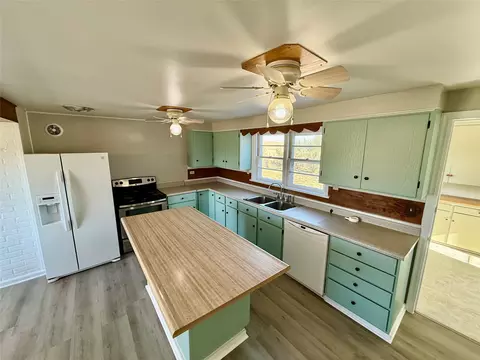 Kitchen - 15 Big Sky Pl, Cascade, MT 59421 photo 1 of 6