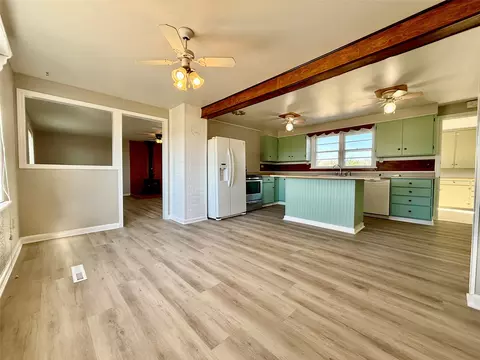 Kitchen - 15 Big Sky Pl, Cascade, MT 59421 photo 5 of 6