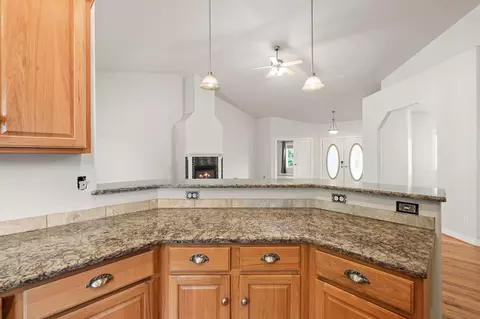 Kitchen - 214 Obrien Ter N, Bigfork, MT 59911 photo 3 of 3