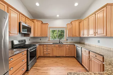 Kitchen - 214 Obrien Ter N, Bigfork, MT 59911 photo 2 of 3