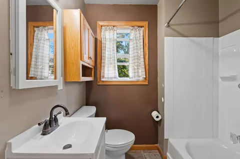 Bath - 1236 5th Ave E, Kalispell, MT 59901 photo 1 of 2