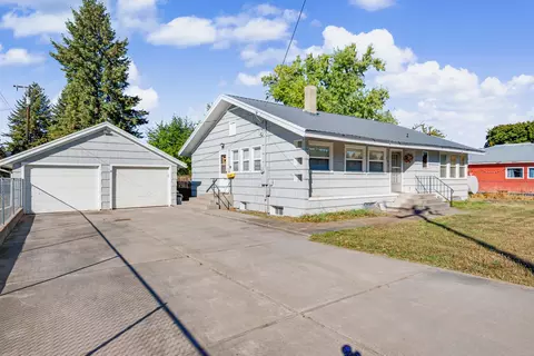 401 Clayton St, Plains, MT 59859