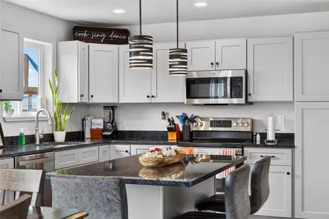 Kitchen - 522 Sparrow Rd, Kalispell, MT 59901 photo 2 of 10
