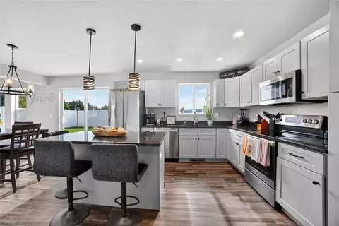 Kitchen - 522 Sparrow Rd, Kalispell, MT 59901 photo 7 of 10