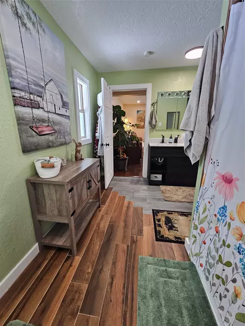 Bath - 214 Ninth Ave, Lincoln, MT 59639 photo 3 of 4