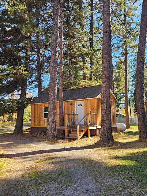 Exterior - 214 Ninth Ave, Lincoln, MT 59639 photo 6 of 17