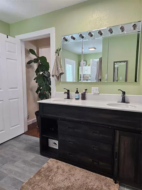 Bath - 214 Ninth Ave, Lincoln, MT 59639 photo 1 of 4