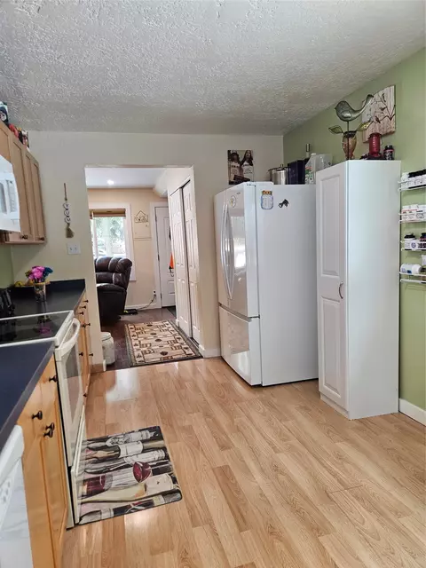 Kitchen - 214 Ninth Ave, Lincoln, MT 59639 photo 3 of 3