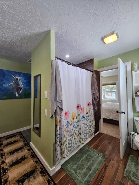 Bath - 214 Ninth Ave, Lincoln, MT 59639 photo 2 of 4