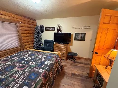 Bedroom - 32 Mortimer Gulch Rd, Augusta, MT 59410 photo 4 of 12