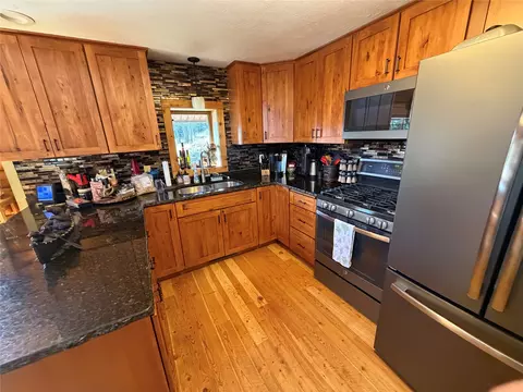 Kitchen - 32 Mortimer Gulch Rd, Augusta, MT 59410 photo 2 of 4